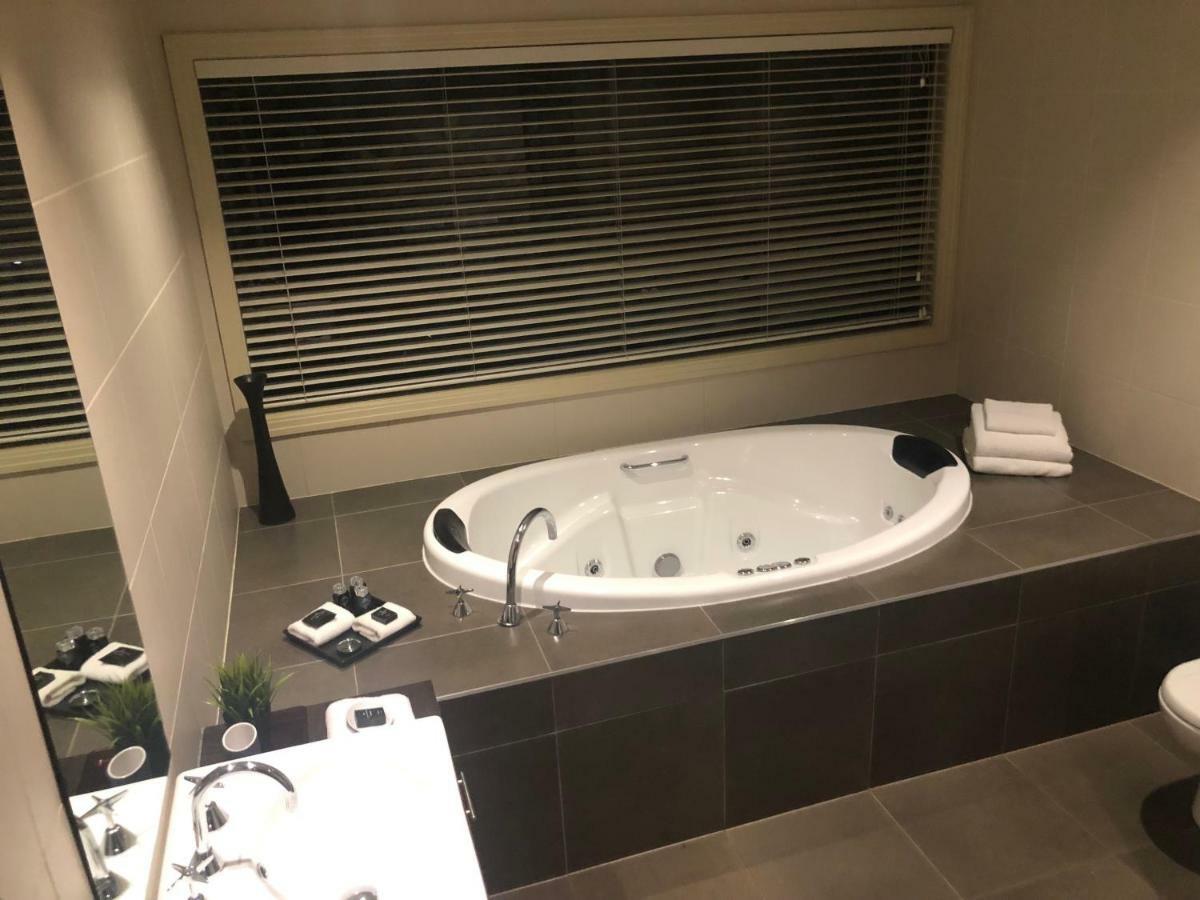Lochiel Luxury Accommodation Олинда Экстерьер фото